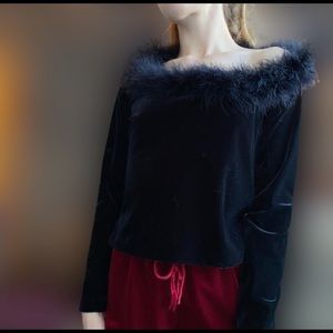Delicate Feathery Velvet off-shoulder long sleeve